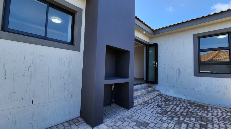 3 Bedroom Property for Sale in Dana Bay Western Cape